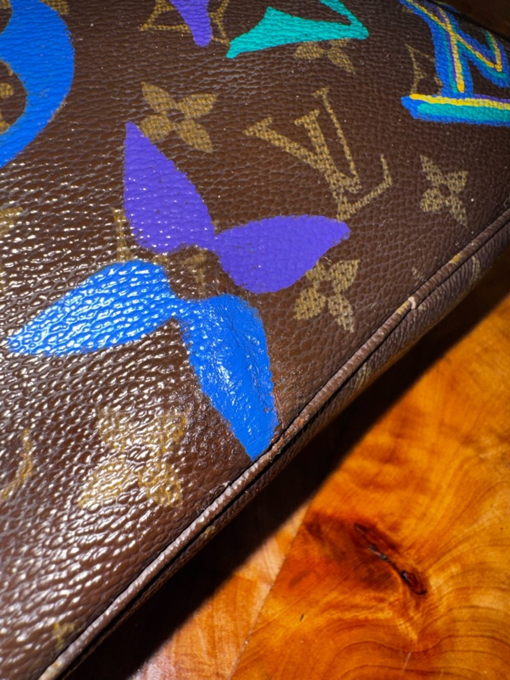 Louis Vuitton monogram one-of-a-kind handpainted vintage TROUSSE Crossbody bag - Picture 9 of 17